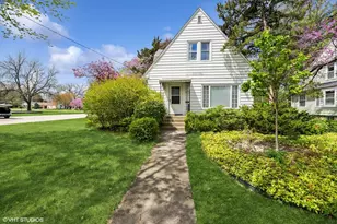 131 Alma St, Sycamore, IL 60178 - Photo 1