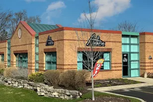 667 E Calhoun St, Woodstock, IL 60098 - Photo 1