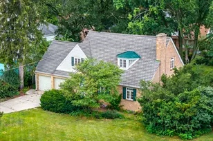 1828 E Lincoln Ave, Des Plaines, IL 60018 - Photo 1