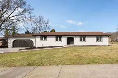 124 N Western Avenue, Bartlett, IL 60103 - Photo 1