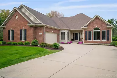 985 Pinecrest Drive, Sugar Grove, IL 60554 - Photo 1