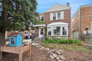 2815 W Jarvis Ave, Chicago, IL 60645 - Photo 1
