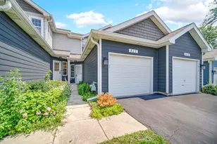 517 Woodcrest Dr, Mundelein, IL 60060 - Photo 1