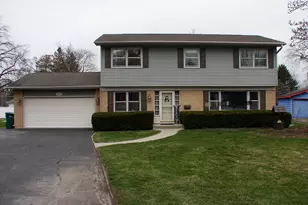 571 Dawn Cir, Grayslake, IL 60030 - Photo 1