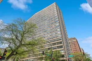 2930 N Sheridan Rd, Chicago, IL 60657 - Photo 1