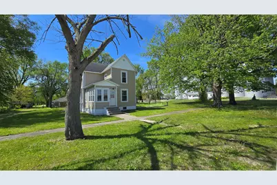 140 E Walnut Street, Sheldon, IL 60966 - Photo 1