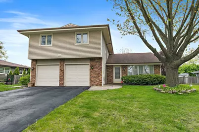121 Millis Lane, Schaumburg, IL 60193 - Photo 1