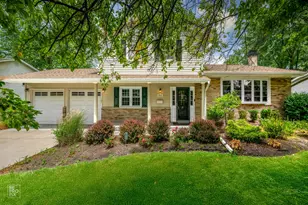 902 E Plate Dr, Palatine, IL 60074 - Photo 1