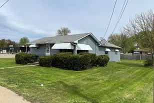 1112 1st Ave, Ottawa, IL 61350 - Photo 1