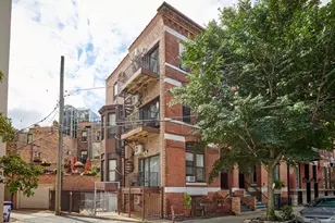 213 W Wisconsin St, Chicago, IL 60614 - Photo 1