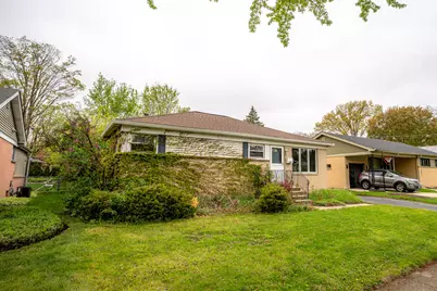 238 N Yale Avenue, Arlington Heights, IL 60005 - Photo 1