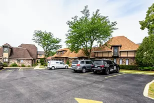 825 Village Quarter Rd, West Dundee, IL 60118 - Photo 1