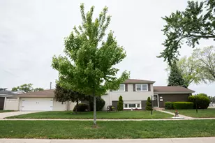 1272 Andrea Ln, Des Plaines, IL 60018 - Photo 1