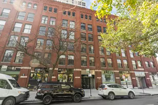 225 W Huron St, Chicago, IL 60654 - Photo 1