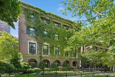 325 W Wellington Avenue, Chicago, IL 60657 - Photo 1