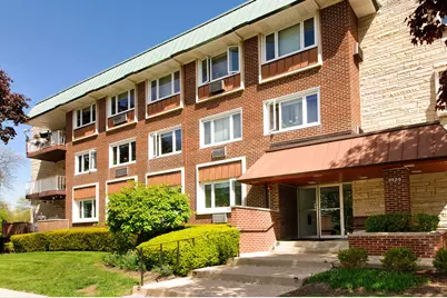 2700 E Bel Aire Drive #304, Arlington Heights, IL 60004 - Photo 1