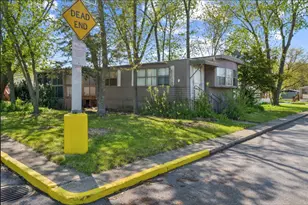 851 Mackey Ln, Elgin, IL 60120 - Photo 1