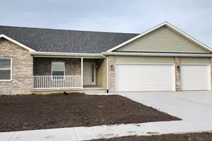 524 Lloyd Dr, Dwight, IL 60420 - Photo 1