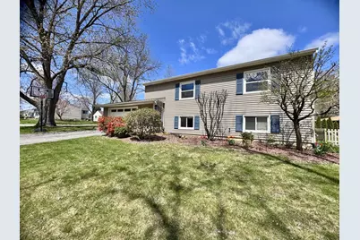 406 Westmoreland Drive, Vernon Hills, IL 60061 - Photo 1