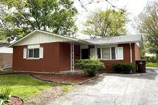 708 Blackhawk Dr, University Park, IL 60484 - Photo 1