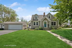 415 W Willow St, Arlington Heights, IL 60004 - Photo 1