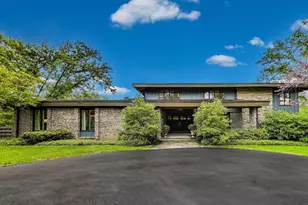 265 Sunset Dr, Northfield, IL 60093 - Photo 1