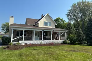 2112 Church St, Johnsburg, IL 60051 - Photo 1