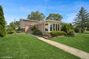 7618 Beckwith Rd, Morton Grove, IL 60053 - Photo 1