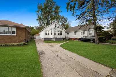 642 Greenbay Avenue, Calumet City, IL 60409 - Photo 1