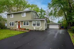 18450 W Streamwood Ct, Gurnee, IL 60031 - Photo 1