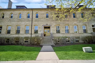 242 Leonard Wood South Road S #211, Highland Park, IL 60035 - Photo 1