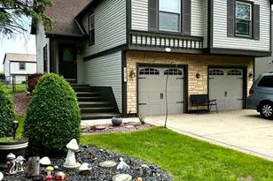 215 N Oltendorf Rd, Streamwood, IL 60107 - Photo 1