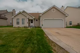 1052 Clover Hill Dr, Elgin, IL 60120 - Photo 1
