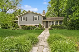 90 Golfview Rd, Lake Zurich, IL 60047 - Photo 1