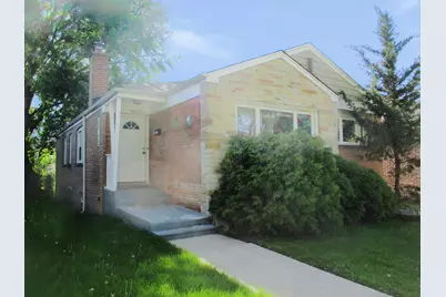 9029 S Crandon Avenue, Chicago, IL 60617 - Photo 1