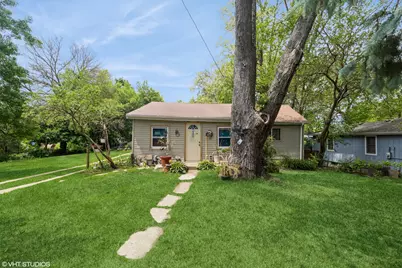 10 S Hickory Avenue, Fox Lake, IL 60020 - Photo 1