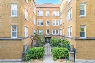 1438 W Roscoe St, Chicago, IL 60657 - Photo 1