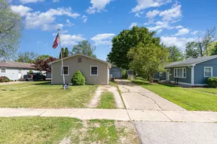 403 W School St, Plano, IL 60545 - Photo 1