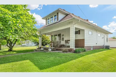 235 N Main Street, Roberts, IL 60962 - Photo 1