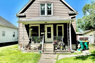 210 N Colorado Ave, Streator, IL 61364 - Photo 1