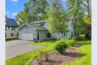 525 W Jackson Street, Woodstock, IL 60098 - Photo 1