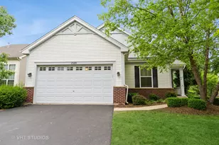 1520 Mansfield Dr, Aurora, IL 60502 - Photo 1