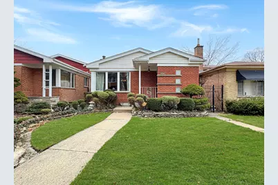 9706 S Prairie Avenue, Chicago, IL 60628 - Photo 1