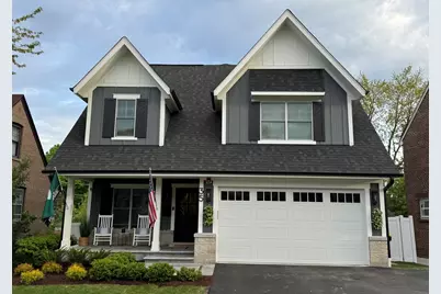 35 E Woodworth Place, Roselle, IL 60172 - Photo 1