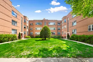 2647 W Fitch Ave, Chicago, IL 60645 - Photo 1