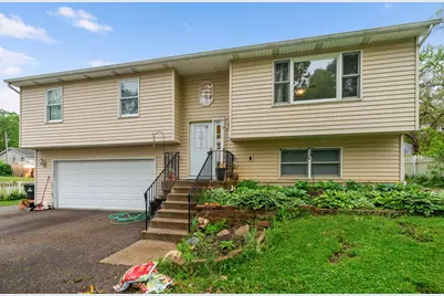 411 N Crestwood Avenue, McHenry, IL 60051 - Photo 1