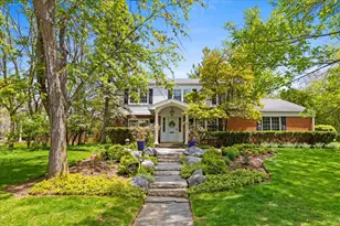 1305 Sleepy Hollow Rd, Glenview, IL 60025 - Photo 1