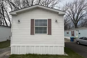 1712 S Dixie Hwy, Crete, IL 60417 - Photo 1