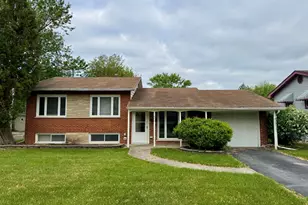 824 Dartmouth Ave, Matteson, IL 60443 - Photo 1