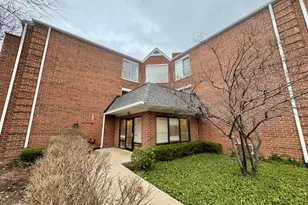 805 Leicester Rd, Elk Grove Village, IL 60007 - Photo 1